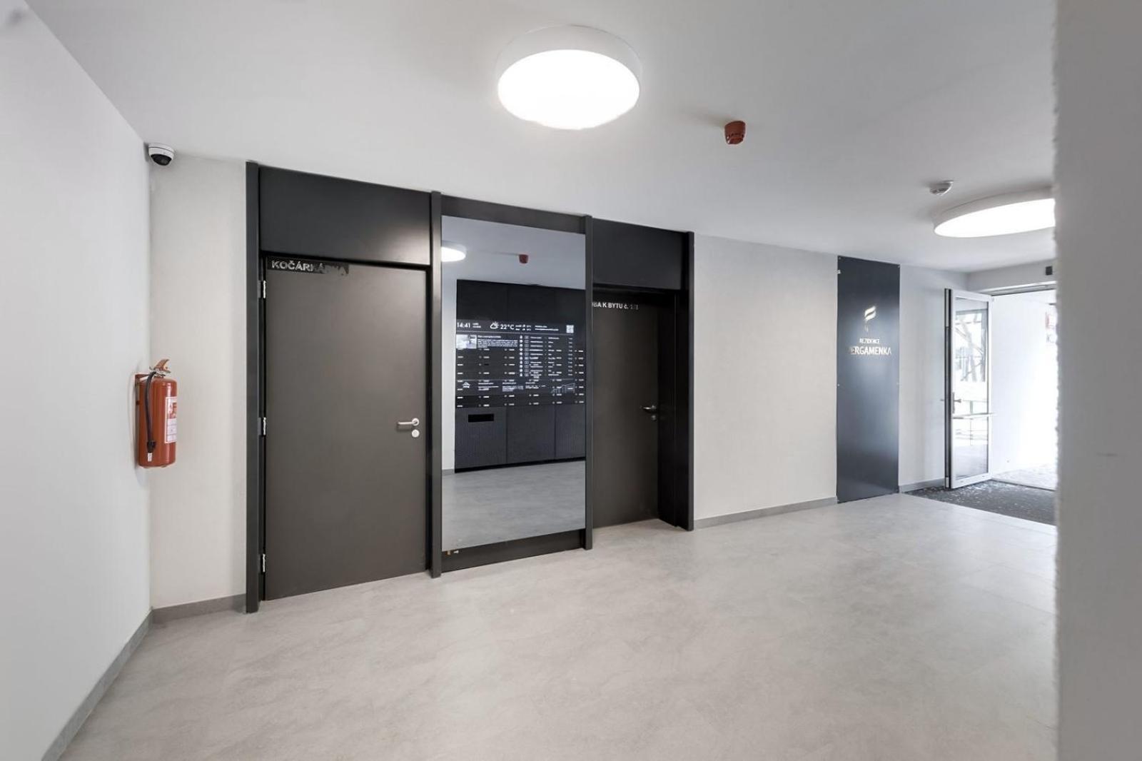 Holesovice Delight: Modern Comfort With A Twist In Prague 7 Εξωτερικό φωτογραφία