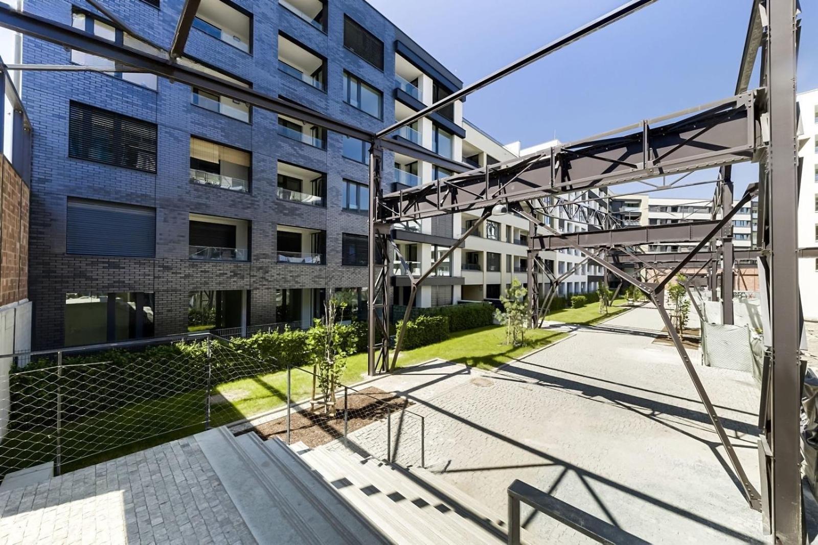 Holesovice Delight: Modern Comfort With A Twist In Prague 7 Εξωτερικό φωτογραφία