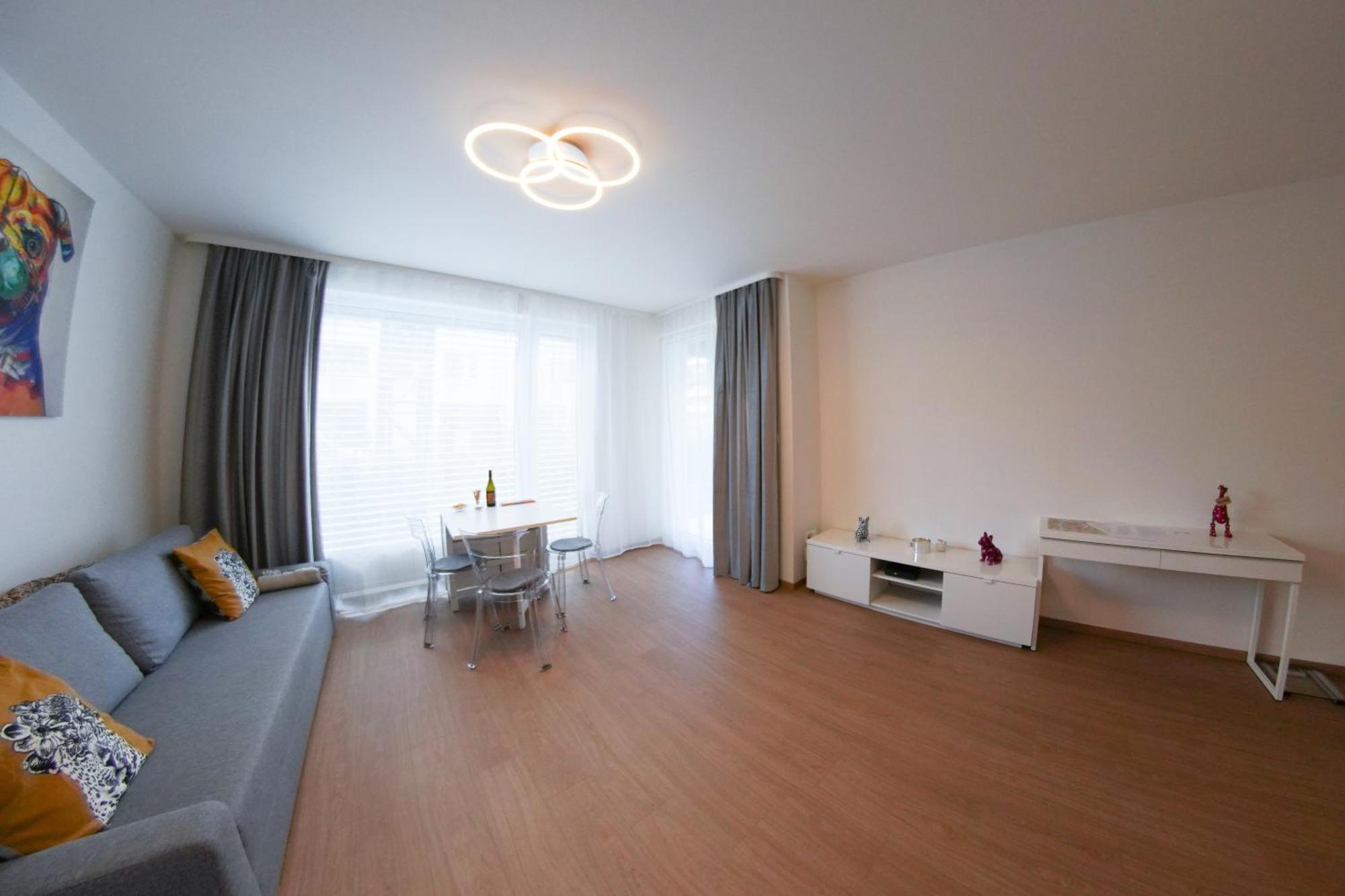 Holesovice Delight: Modern Comfort With A Twist In Prague 7 Εξωτερικό φωτογραφία