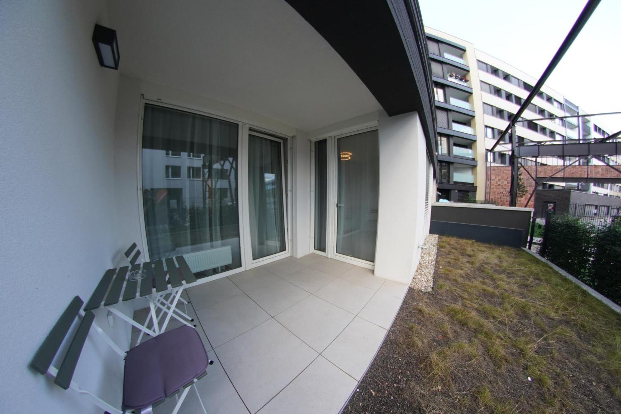 Holesovice Delight: Modern Comfort With A Twist In Prague 7 Εξωτερικό φωτογραφία