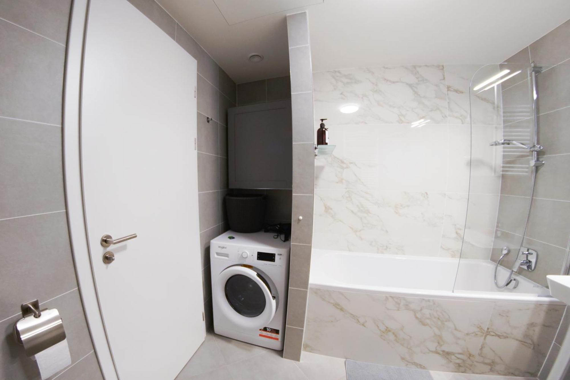 Holesovice Delight: Modern Comfort With A Twist In Prague 7 Εξωτερικό φωτογραφία