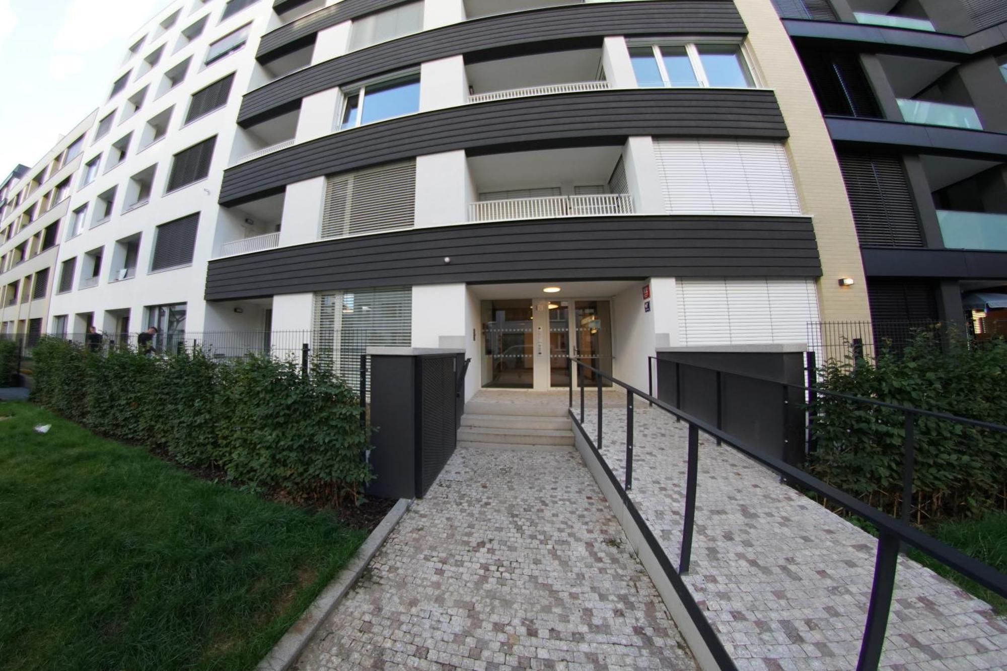 Holesovice Delight: Modern Comfort With A Twist In Prague 7 Εξωτερικό φωτογραφία